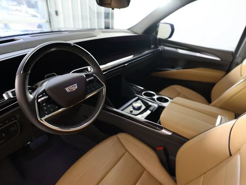 Used 2026 Cadillac Escalade Luxury w/ Touring Package AWD/4WD image 19