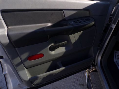 Used 2007 Dodge Ram 1500 Truck SLT image 15