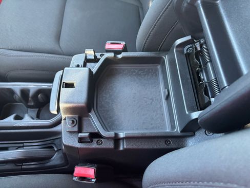 Used 2023 Jeep Wrangler Unlimited Sport image 27