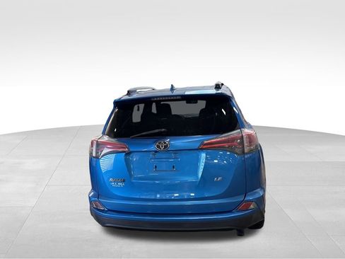 Used 2018 Toyota RAV4 LE image 4