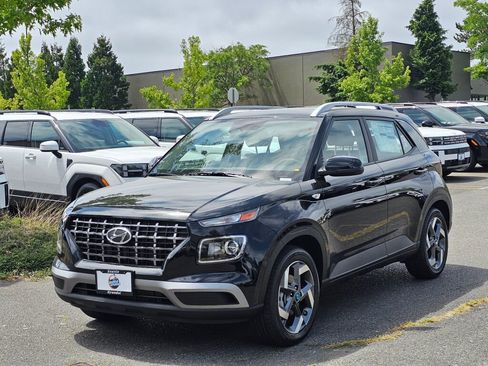 Used 2025 Hyundai Venue SEL image 3