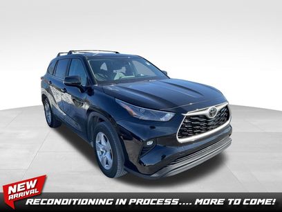 Used 2023 Toyota Highlander LE