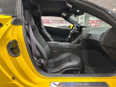 Used 2016 Chevrolet Corvette Stingray Coupe RWD image 9