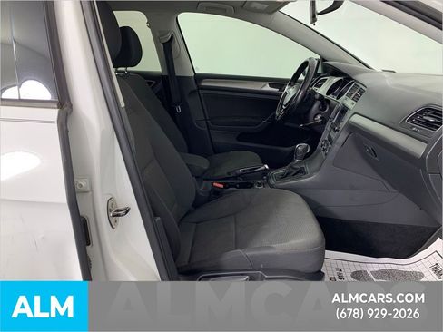 Used 2016 Volkswagen Golf S image 36