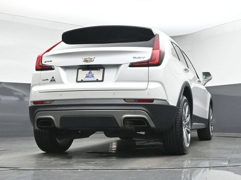 Used 2019 Cadillac XT4 Premium Luxury AWD/4WD image 16