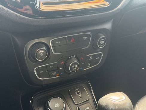 Used 2019 Jeep Compass Limited AWD/4WD image 22