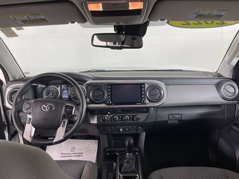 Used 2022 Toyota Tacoma SR5 AWD/4WD image 17