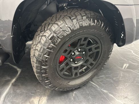 Used 2021 Toyota 4Runner Venture w/ Moonroof Package image 34