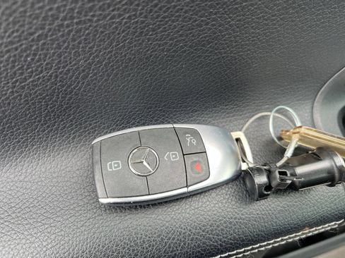 Used 2025 Mercedes-Benz GLB 250 image 21