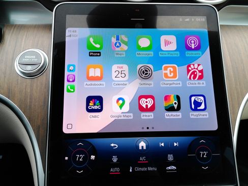 Certified 2025 Mercedes-Benz C 300 Sedan image 39