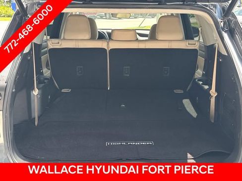 Used 2020 Toyota Highlander XLE FWD image 10