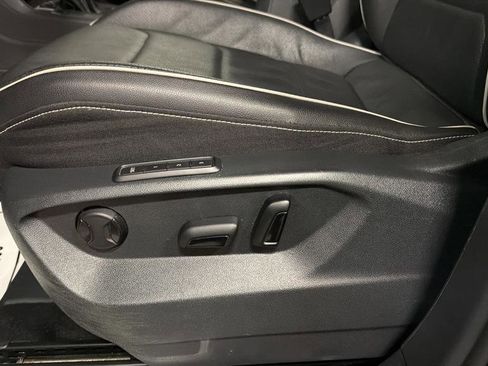 Used 2022 Volkswagen Tiguan SEL R-Line image 15