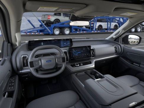 New 2025 Ford Expedition Max Active image 9
