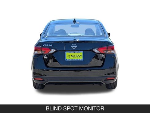 Used 2025 Nissan Versa SV FWD image 9