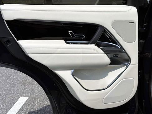 New 2026 Land Rover Range Rover SE image 12