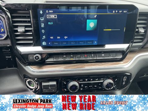 Used 2025 Chevrolet Silverado 1500 LT w/ Leather Package image 18