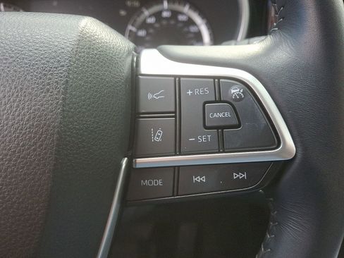 Used 2023 Toyota Highlander XSE image 23