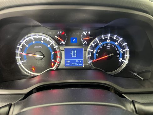 Used 2017 Toyota 4Runner SR5 AWD/4WD image 26