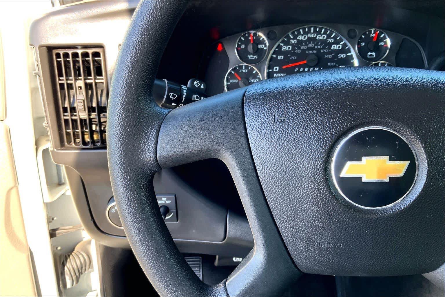 Used 2019 Chevrolet Express 2500 Extended RWD image 18