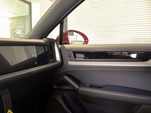 New 2026 Porsche Cayenne Coupe image 21