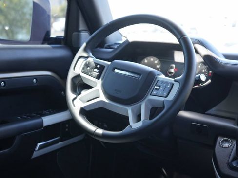 Used 2024 Land Rover Defender 110 SE AWD/4WD image 9