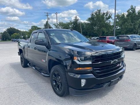 Used 2018 Chevrolet Silverado 1500 LT w/ Midnight Edition AWD/4WD image 13
