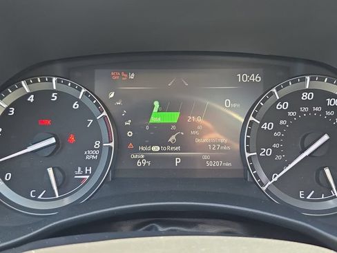 Used 2020 Toyota Highlander XLE AWD/4WD image 23