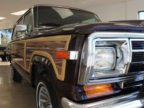Used 1989 Jeep Grand Wagoneer image 35