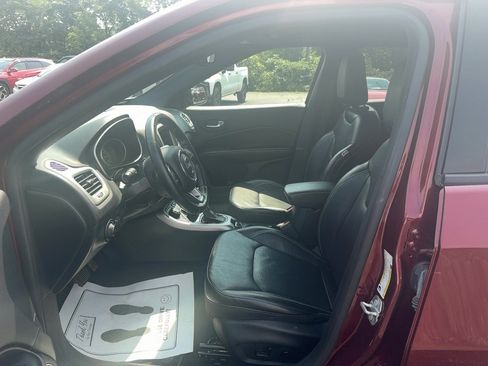 Used 2021 Jeep Compass Latitude w/ Sun and Sound Group AWD/4WD image 12