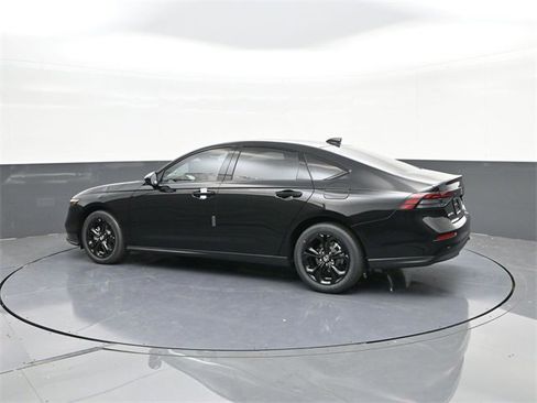 New 2025 Honda Accord SE image 5