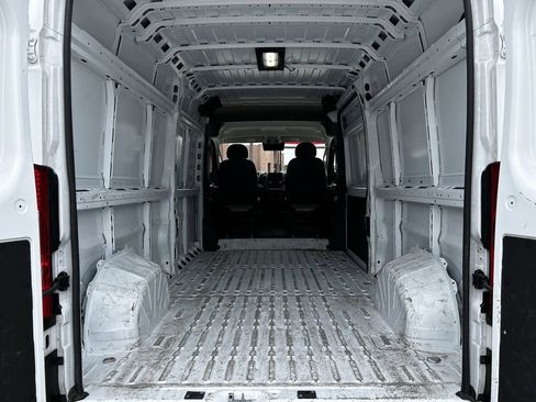 Used 2025 RAM ProMaster 2500 w/ Convenience Group FWD image 30