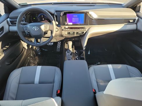 Used 2026 Toyota Camry SE image 12