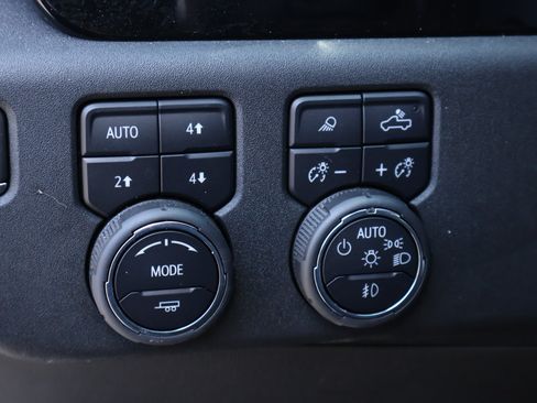 Used 2023 Chevrolet Silverado 1500 LTZ AWD/4WD image 14
