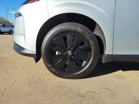 Used 2025 Nissan Murano SV image 31