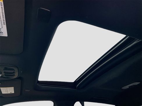 Used 2024 Chevrolet Colorado ZR2 w/ Technology Package image 17