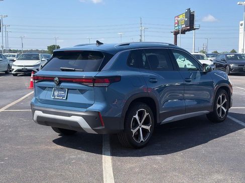 Certified 2026 Volkswagen Tiguan SE FWD image 5