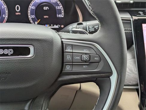 New 2025 Jeep Grand Cherokee Limited image 29