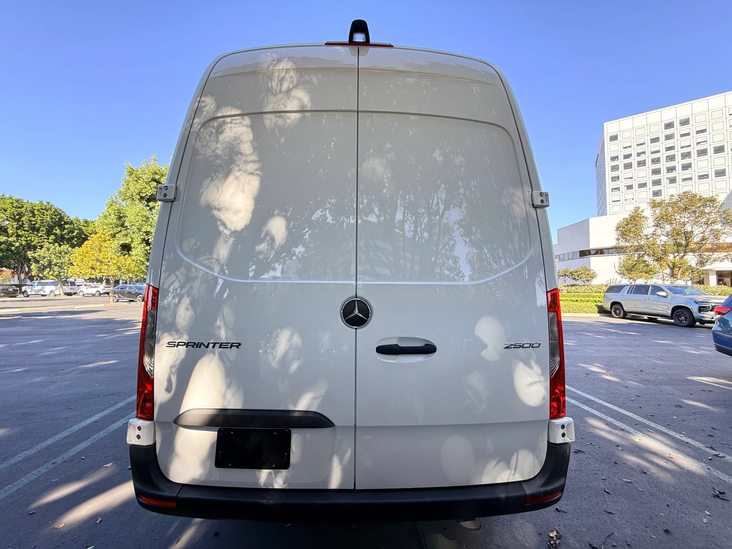 Used 2022 Mercedes-Benz Sprinter 2500 144 Cargo image 6