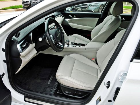 Used 2024 Genesis G70 2.5T image 27