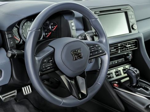 Used 2020 Nissan GT-R Premium AWD/4WD image 25