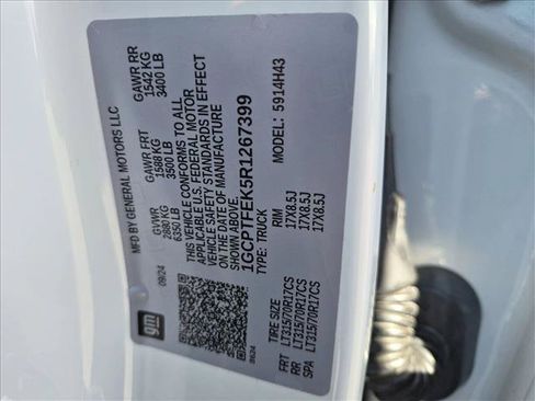 Used 2024 Chevrolet Colorado ZR2 w/ ZR2 Bison Edition AWD/4WD image 23