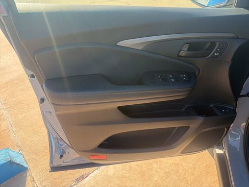 Used 2024 Honda Passport EX-L image 6