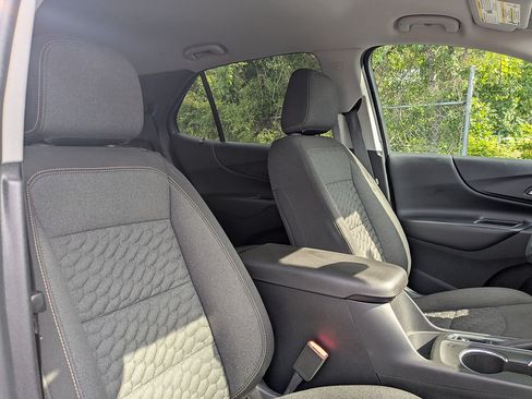 Used 2020 Chevrolet Equinox LT AWD/4WD image 32