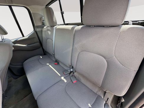 Used 2018 Nissan Frontier SV w/ Value Truck Package AWD/4WD image 26