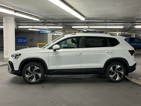 New 2026 Volkswagen Taos SE AWD/4WD image 31