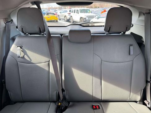 Used 2023 Toyota Sienna XLE image 12