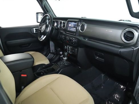 Used 2021 Jeep Wrangler Unlimited Sahara image 38