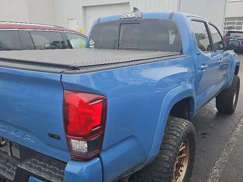 Used 2019 Toyota Tacoma SR5 AWD/4WD image 3