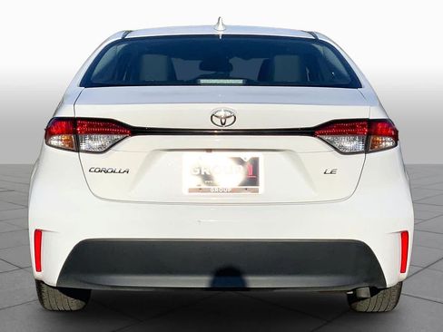 Used 2025 Toyota Corolla LE FWD image 5