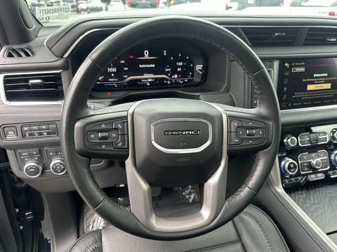 Used 2024 GMC Yukon XL Denali AWD/4WD image 17
